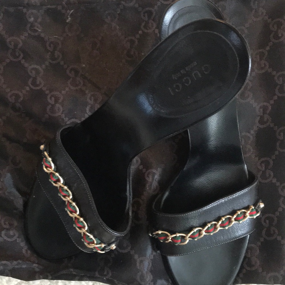 Gucci slip on sandals